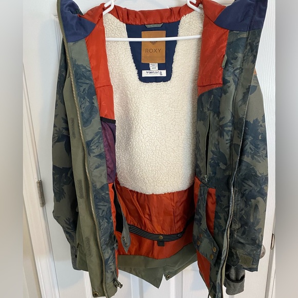 Roxy Tribe Snowboard Jacket (Small) - Picture 10 of 13